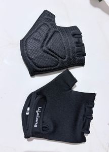 Black Fingerless Workout Gloves