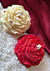 2 Candles Set With Beautiful Flowers Design