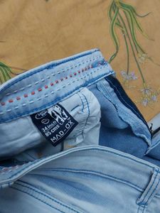 MAD-OX Light Wash Jeans