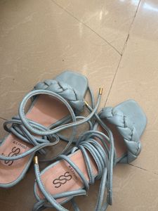 Stylish Lace-Up Flat Sandals
