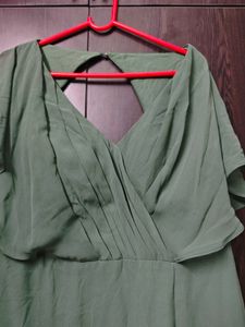 Elegant Green Maxi Dress with Slit