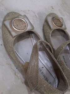 BRANDED  Golden bellies for girls from brand Venus steps 31 size can be seen in images