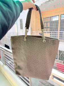 Chic Tote Bag with Chain Detail