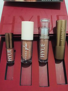 HYUE 😍 Malaika Arora Lip Kit