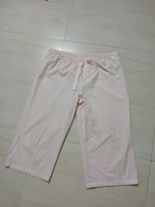 🎀 Uniqlo Pink and white stripped bottom wear