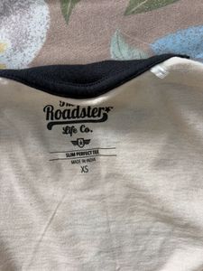 Cream Cropped T-Shirt with '78' Graphic