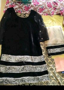 Elegant Black &amp; Gold Kurta Set