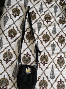 Stylish compact sling bag Unisex