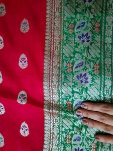 ❤Red banarashi saree - WithSilver Jaruri(Jadi)Work