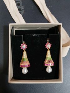 Elegant Dangle Earrings with Pearl