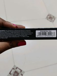 Manish Malhotra Concealer