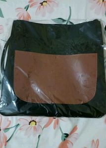 STYLISH WOMEN HANDBAG (TOTALLY NEW)