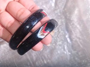Black Elegant Bangles With Pearl Necklace