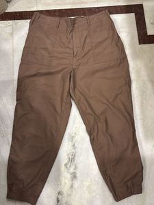 UNIQLO’s Brown Joggers Trousers