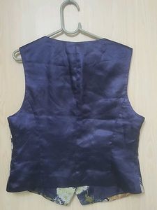 Floral Print Sleeveless Vest