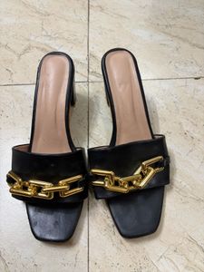 Chic Black Chain Detail Heeled Sandals