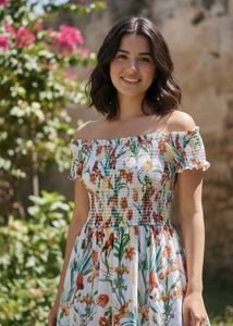 I'm selling a cute middi dress l