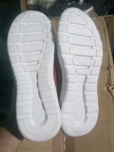 NEW NO USED SPORTS SHOES FOR MAN.