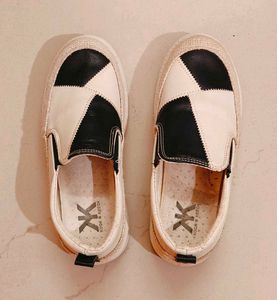 Very Stylish Casual Shoe like ⚽