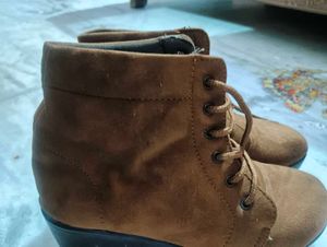 Brown Ankle Boots - Comfortable &amp; Stylish