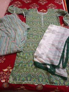 Green Paisley Print Kurta Set with Dupatta