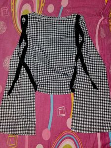 Savana Black &amp; White Checkered Bow Top |