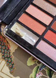 Swiss beauty and HR eyeshadow combo