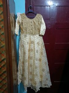 Elegant Cream &amp; Gold Ethnic Gown