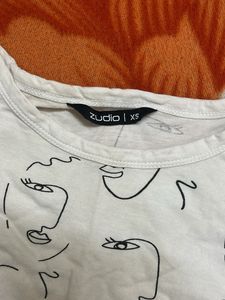 Abstract Face Print T-Shirt