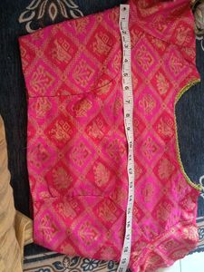 Vibrant Pink &amp; Gold Brocade Blouse ( boat neck des