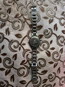 Women Analogue Watch with Chain Strap