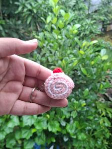 Cute Crocheted Swiss Roll Keychain