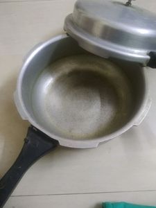 pressure cooker