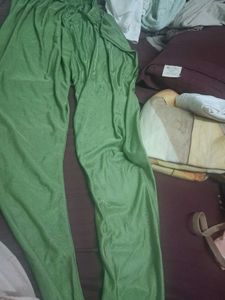 Green legging pants