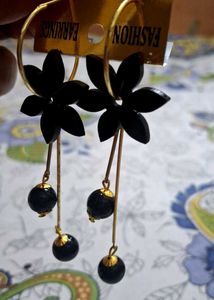 Black Flower Dangle Earrings