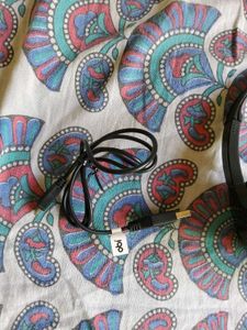 Wireless Bluetooth Headphones with data cable