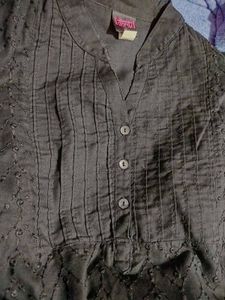 Elegant Black Embroidered Kurta