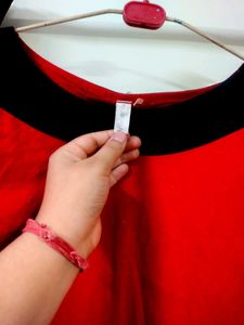Chic Red &amp; Black 3/4 Sleeve Top