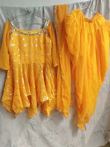 haldi outfit Yellow Kurta Set with Dupatta