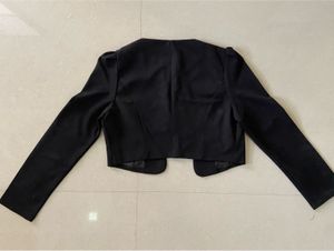 Chic Black Cropped Blazer