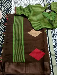 coffee brown saree with contrast blouse