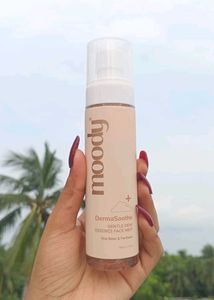 Moody DermaSoothe Gentle Dew Face Mist