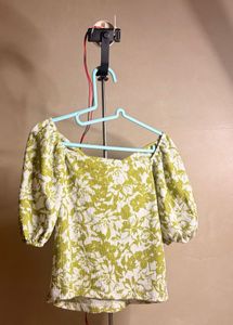 Chic Floral Puff Sleeve Top with pants
