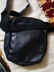 💖😄Stylish Black Crossbody Bag💖😄