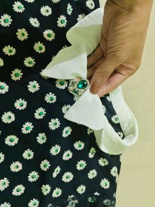 Chic Daisy Print Puff Sleeve Top