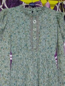 women green dress 👗
