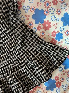 Houndstooth Pattern Skirt