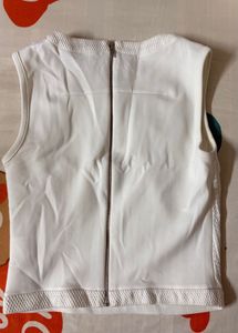 Chic White Sleeveless Textured Top