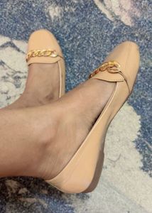 Stylish Nude Loafers with Gold Chain