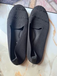 Comfortable Black Knit Flats
